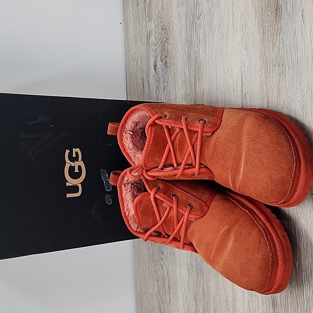 UGG Mens Winter Neumel Orange Suede Sheepskin Chukka Ankle Boot Shoe Size 11